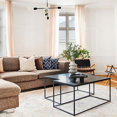Sanders Square - Spacious Six-Bedroom Apartment Near Amalienborg كوبنهاجن المظهر الخارجي الصورة