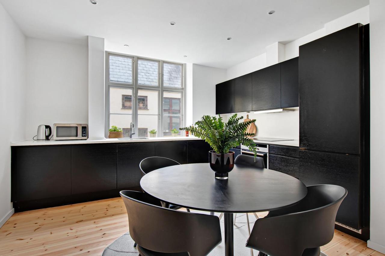 Sanders Square - Spacious Six-Bedroom Apartment Near Amalienborg كوبنهاجن المظهر الخارجي الصورة