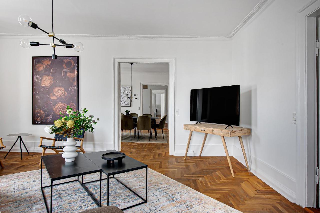 Sanders Square - Spacious Six-Bedroom Apartment Near Amalienborg كوبنهاجن المظهر الخارجي الصورة