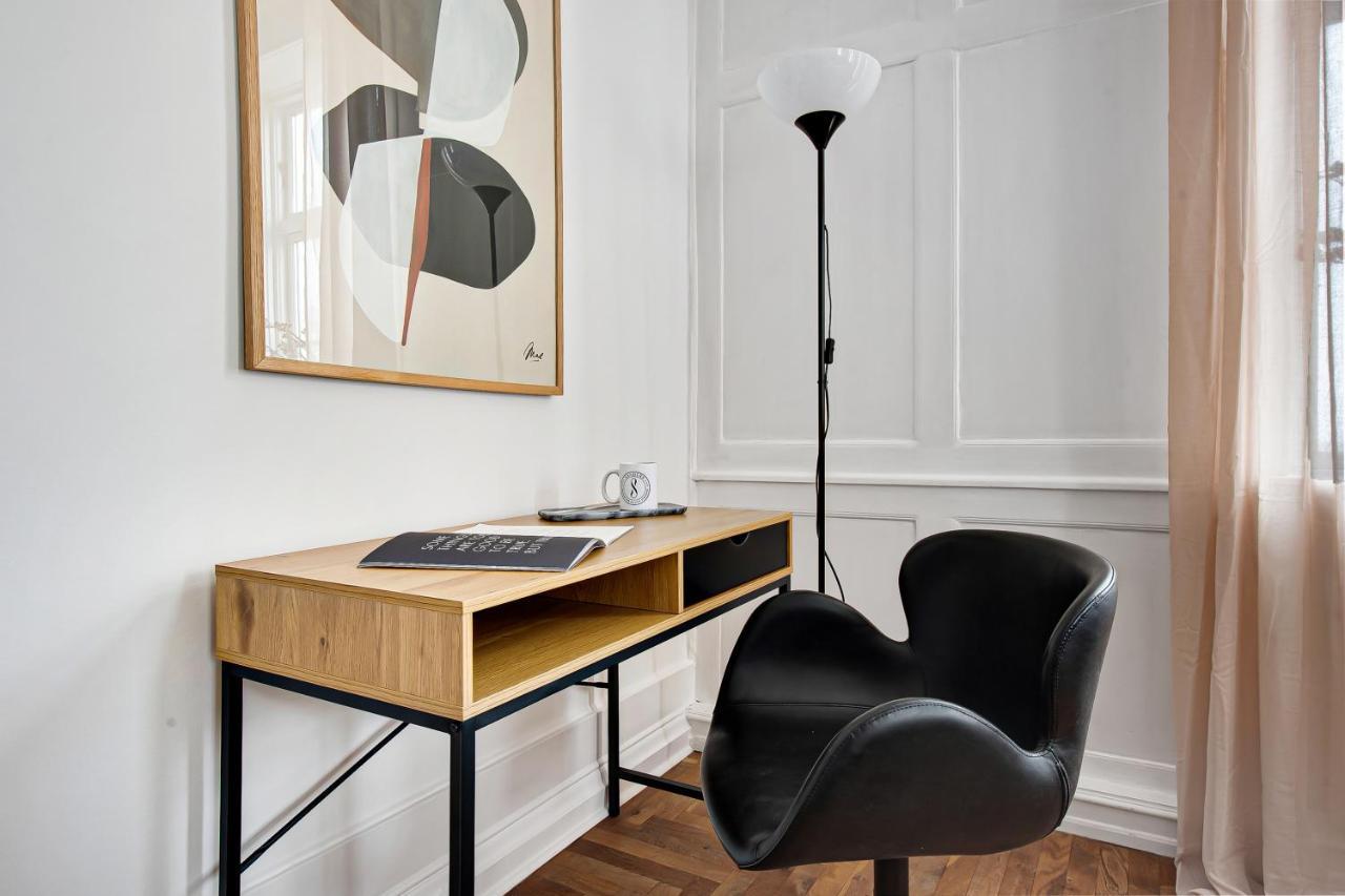 Sanders Square - Spacious Six-Bedroom Apartment Near Amalienborg كوبنهاجن المظهر الخارجي الصورة