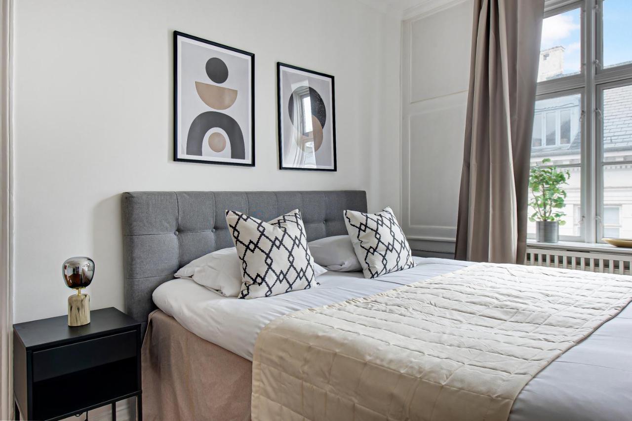 Sanders Square - Spacious Six-Bedroom Apartment Near Amalienborg كوبنهاجن المظهر الخارجي الصورة