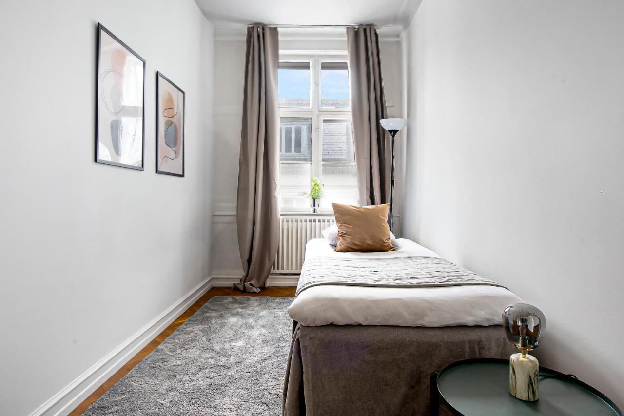 Sanders Square - Spacious Six-Bedroom Apartment Near Amalienborg كوبنهاجن المظهر الخارجي الصورة
